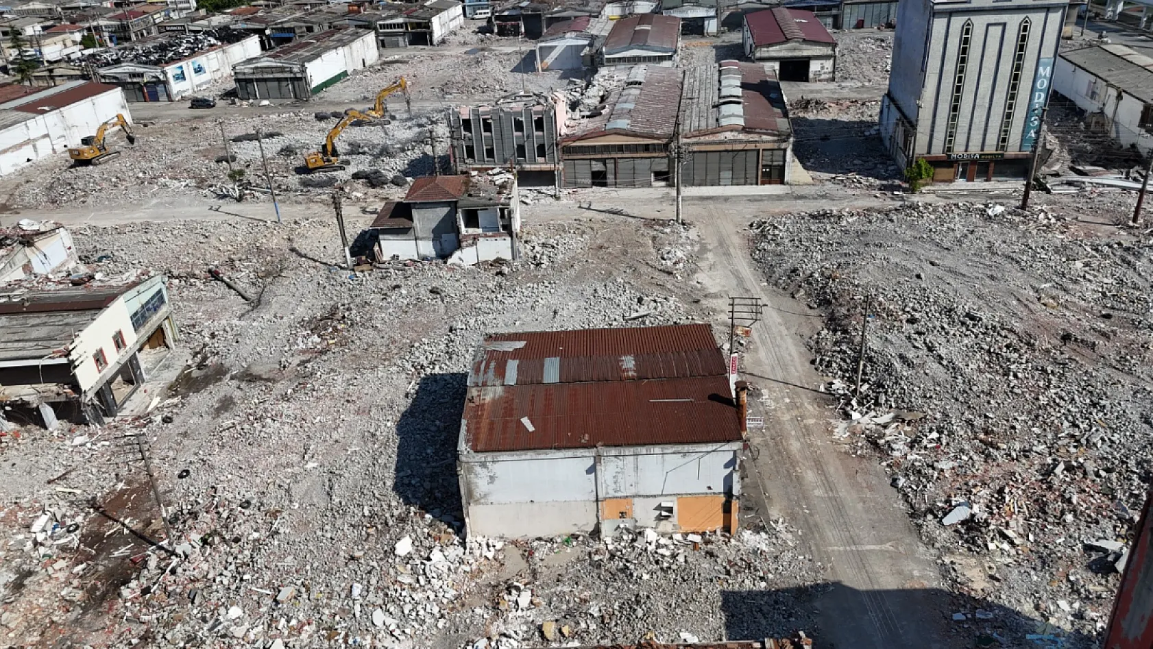 Gülsan sanayi sitesi'nde yıkımlar devam ediyor