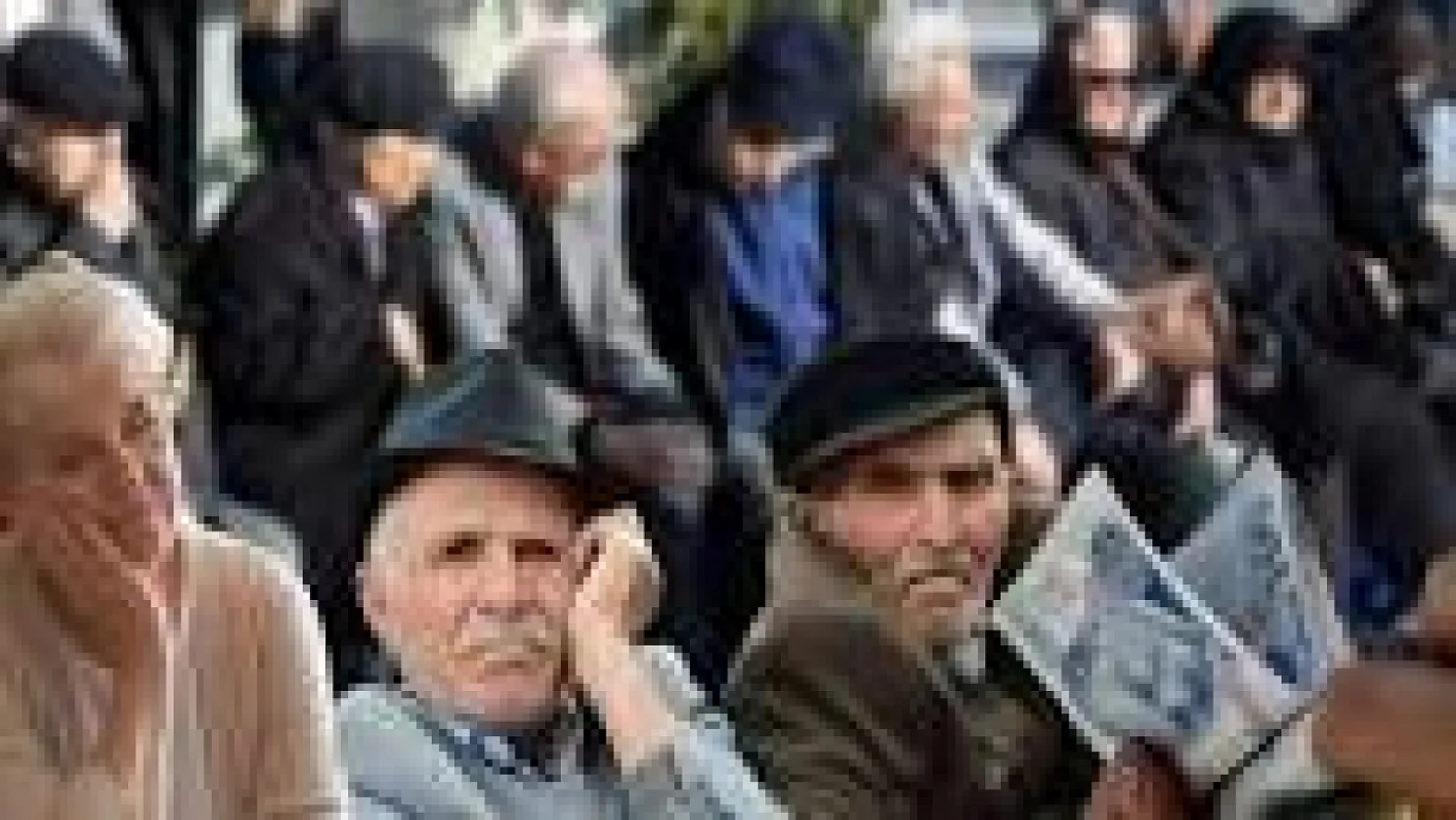 Emekli maaşı ve bayram ikramiyesi tarihleri netleşti