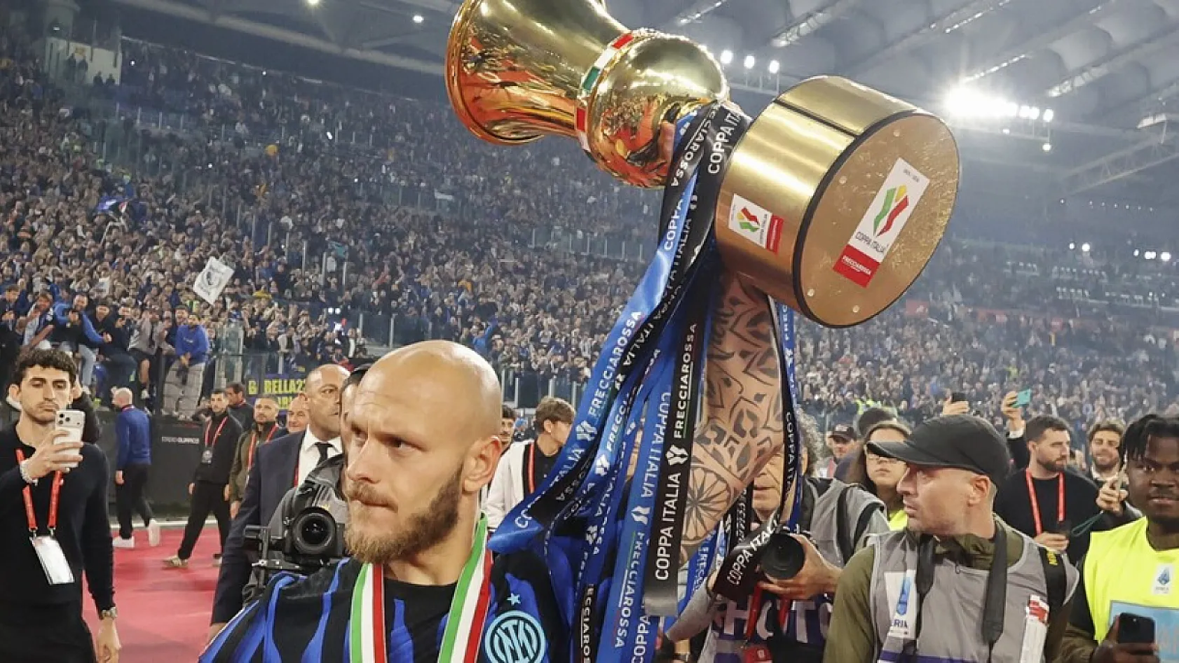 Hakan Çalhanoğlu Tarihe Geçti! Inter, İtalya Kupası'nda Şampiyonluğa Ulaştı