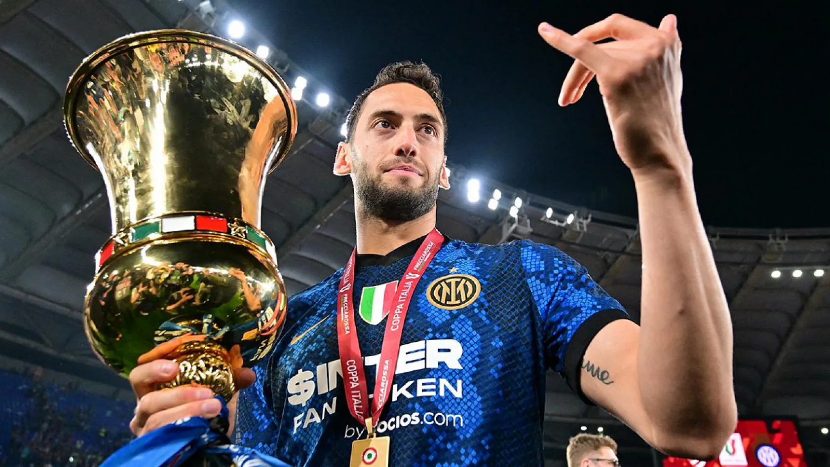 Hakan Çalhanoğlu Tarihe Geçti! Inter, İtalya Kupası'nda Şampiyonluğa Ulaştı