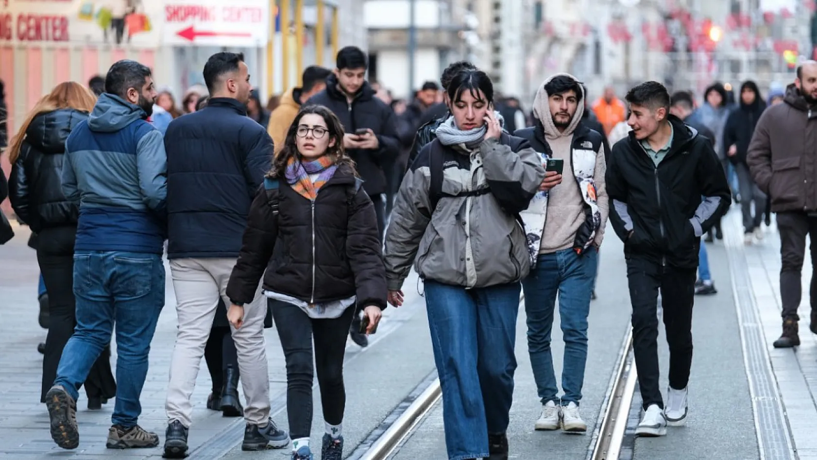 İşsizlik Şubat 2026'da Yükseldi: Oran %8,5'e Çıktı, Gençlerde Artış Dikkat Çekti
