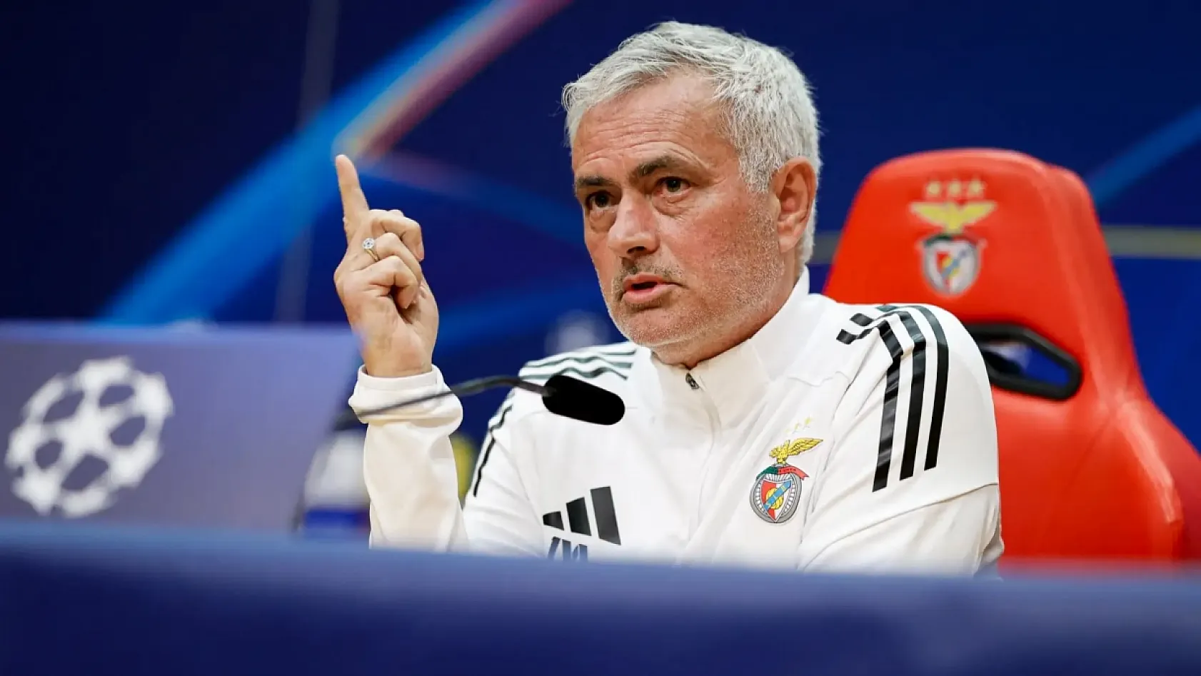 Son Dakika: Jose Mourinho Real Madrid'e Döndü İddiası Futbol Gündemini Salladı
