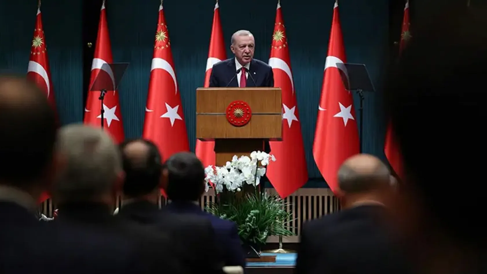 Kabine Toplantısı Başladı: Orta Doğu Krizi, Ekonomi ve Terörle Mücadele Masada