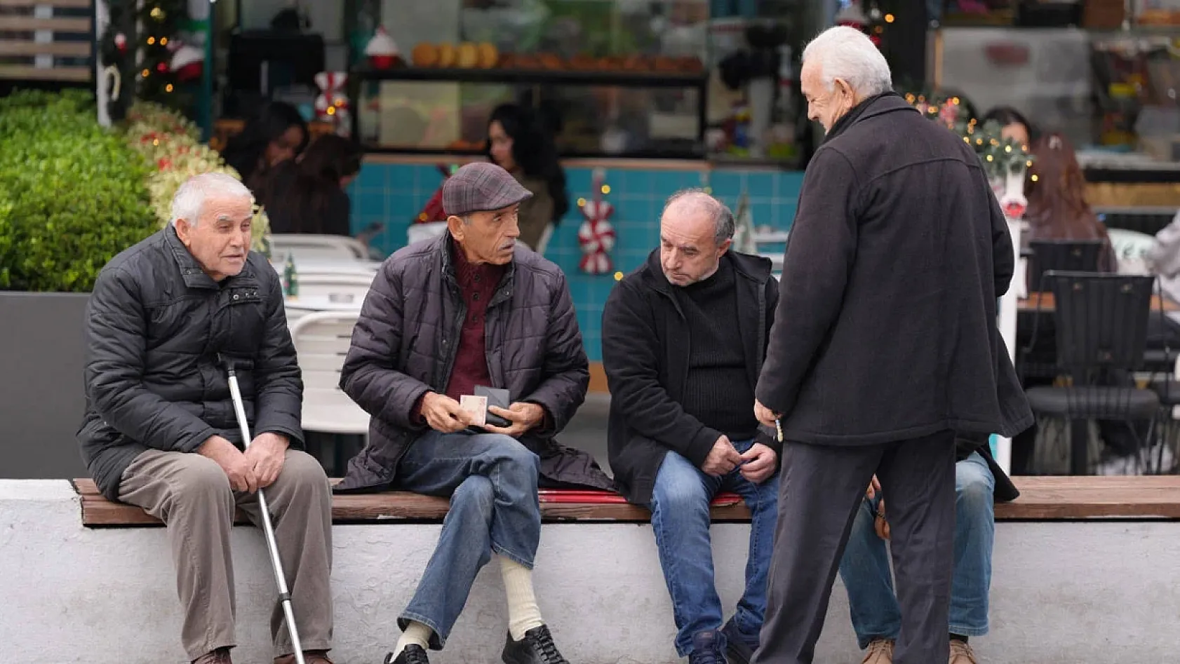 Emekli maaşı ve bayram ikramiyesi tarihleri netleşti