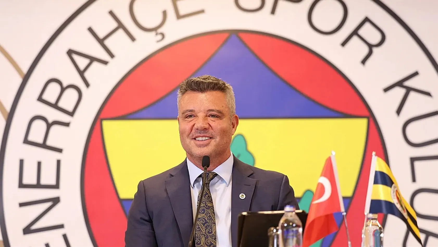 Fenerbahçe Başkanı Sadettin Saran trafik kazası geçirdi! Ataşehir'de korkutan anlar