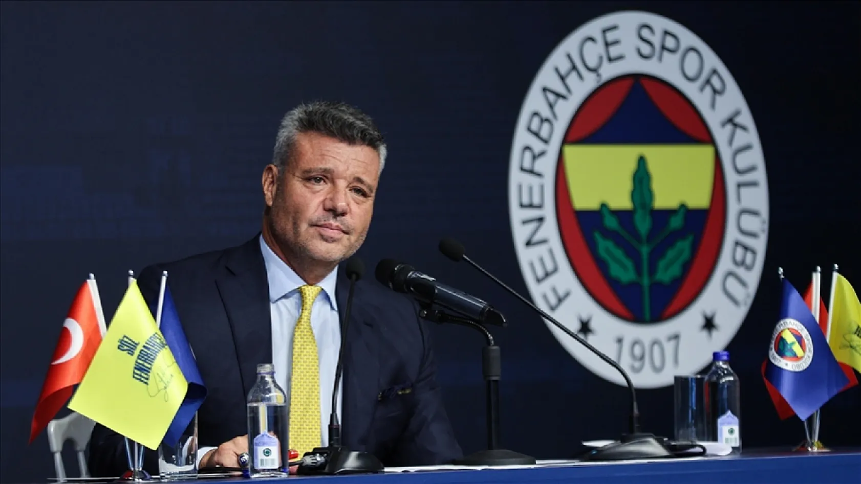 Fenerbahçe'de Duygusal Gece: Başkan Sadettin Saran Takımla Veda Yemeğinde Buluştu