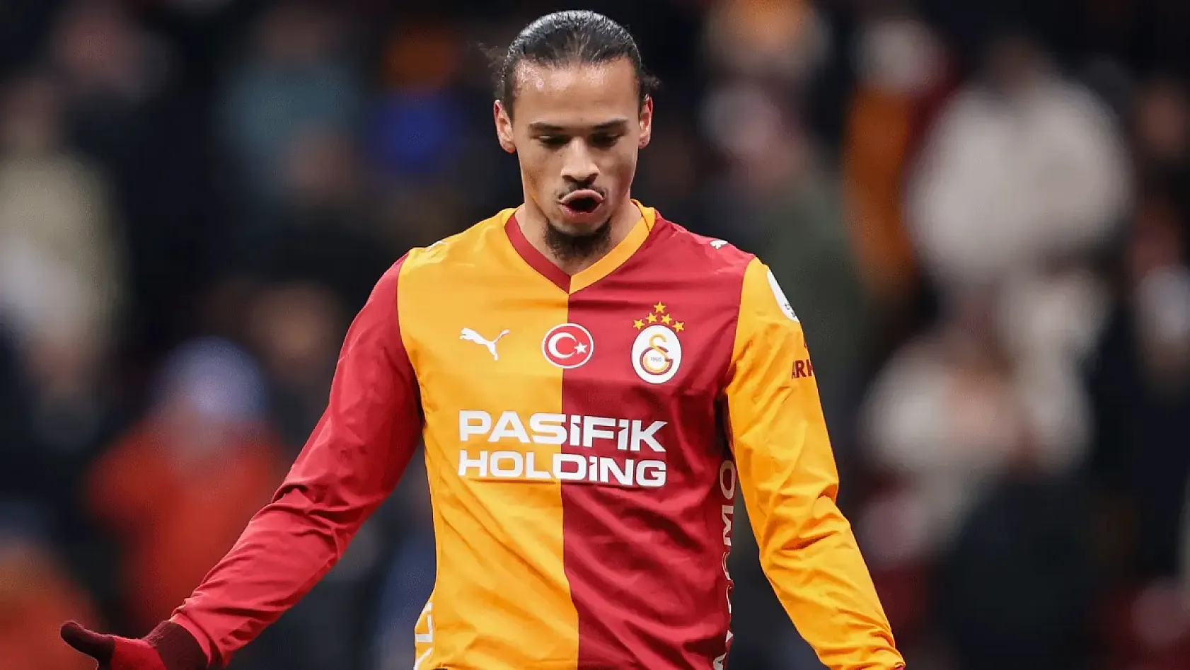 Leroy Sane'den Tarkan İtirafı: Türk Arkadaşlarımla Dinlemeye Başladım
