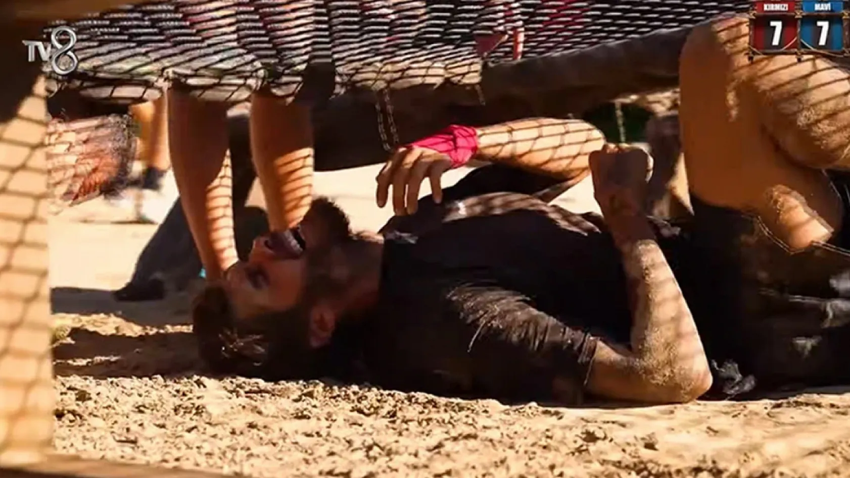 Survivor'da Punta Cana Ödülünü Kim Kazandı? Barış'ın Sakatlığı Geceye Damga Vurdu