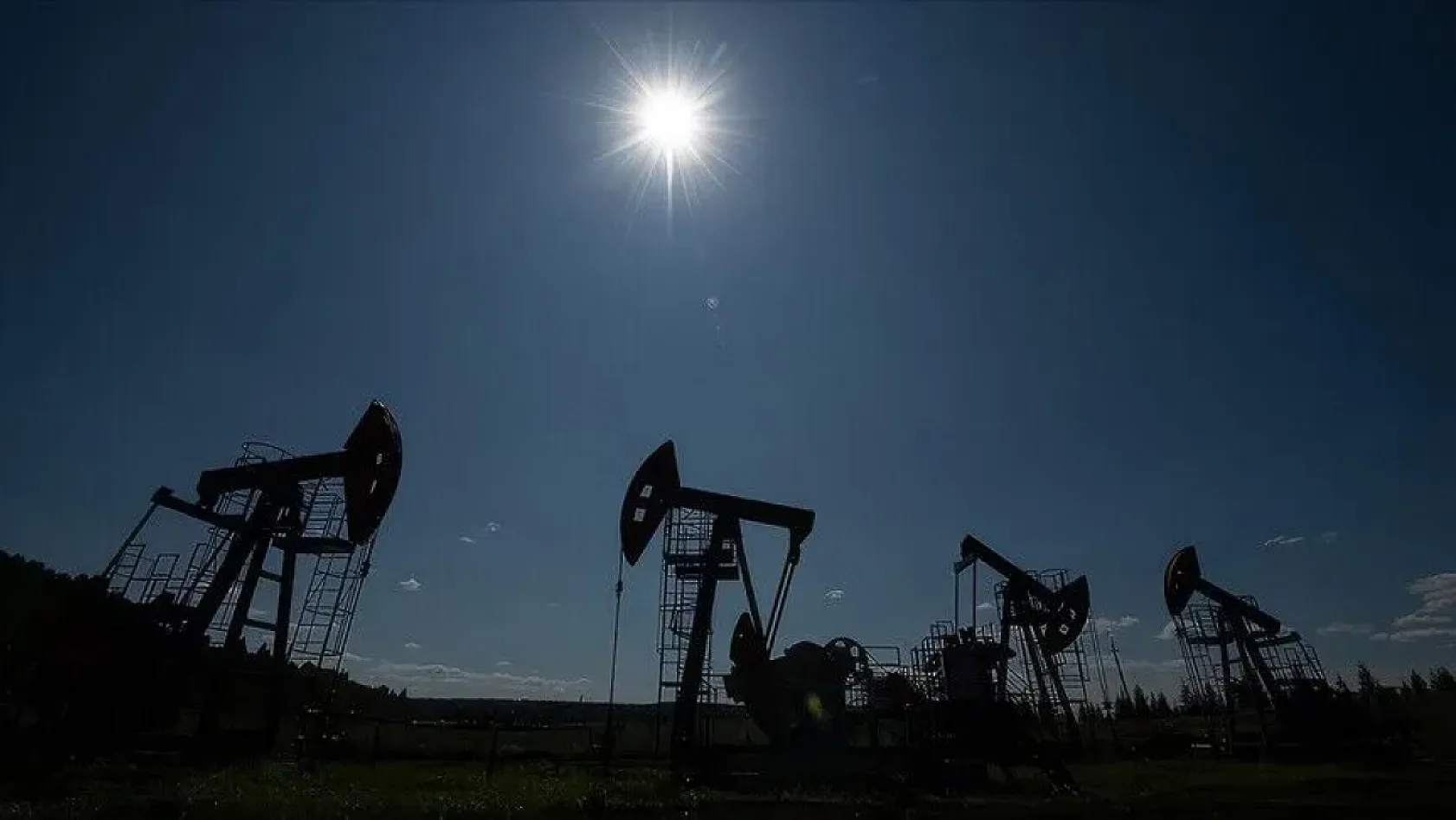 ABD, 2026 petrol fiyatı tahminini aşağı yönlü revize etti