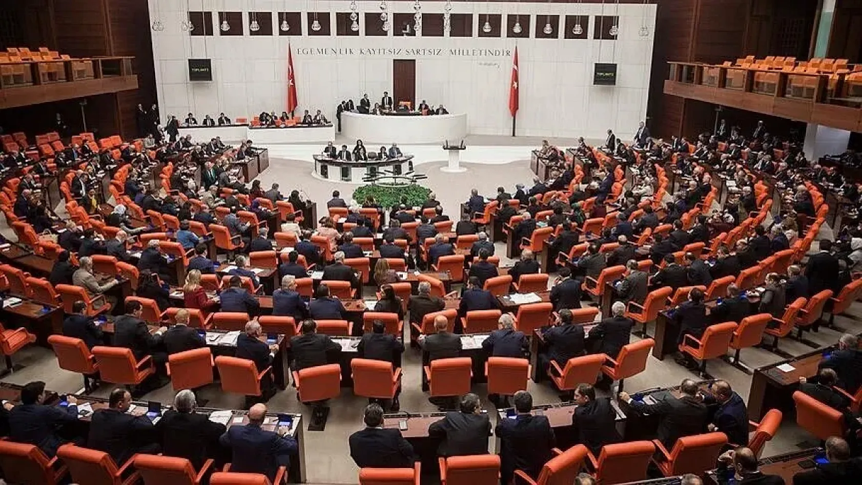 Öğrenci affını da içeren yükseköğretim düzenlemesi komisyondan geçti