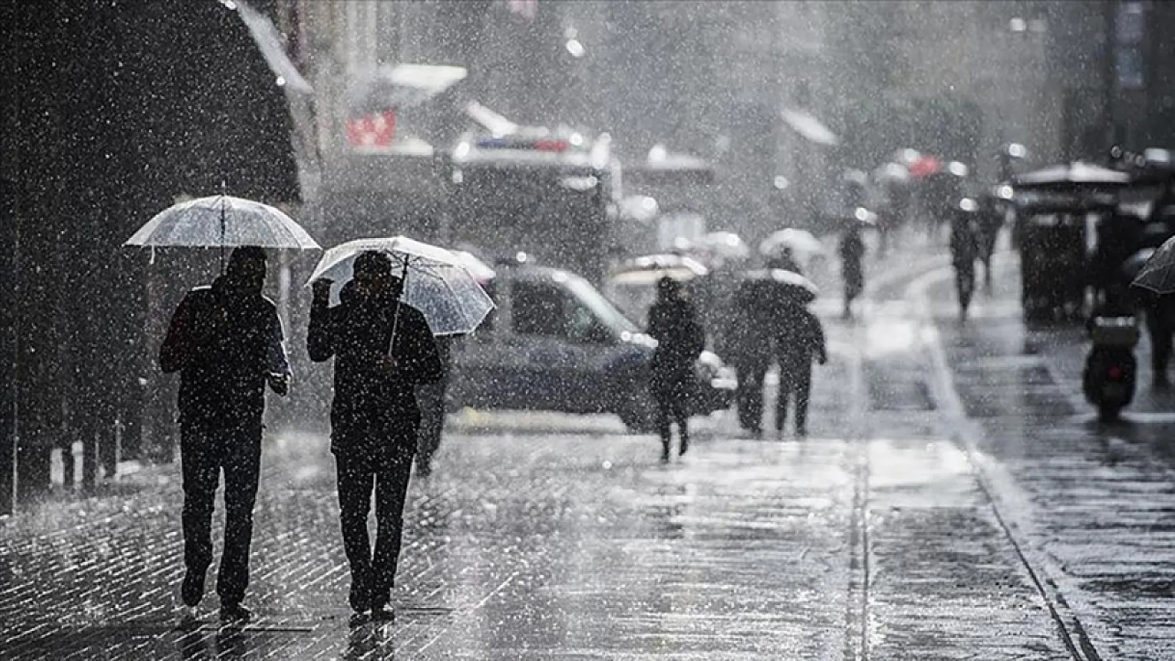 31 İl İçin Sarı Alarm Verildi: Kuvvetli Yağış ve Fırtına Kapıda! Hangi İller Risk Altında?