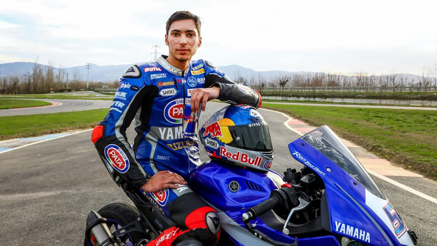 Toprak Razgatlıoğlu, Superpole'de rakibinin çarpması sonucu yarışı tamamlayamadı