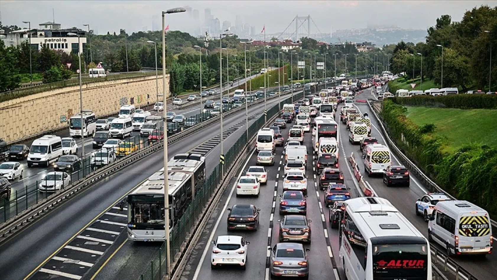 Sürücüler Dikkat! Hız Sınırında Yeni Dönem: Cezalar 30 Bin TL'ye çıktı!