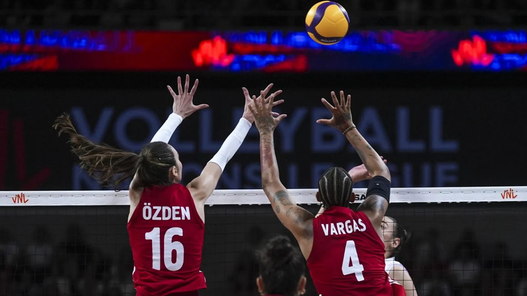 A Milli Kadın Voleybol Takımı'nın VNL çeyrek finalindeki rakibi Kanada oldu