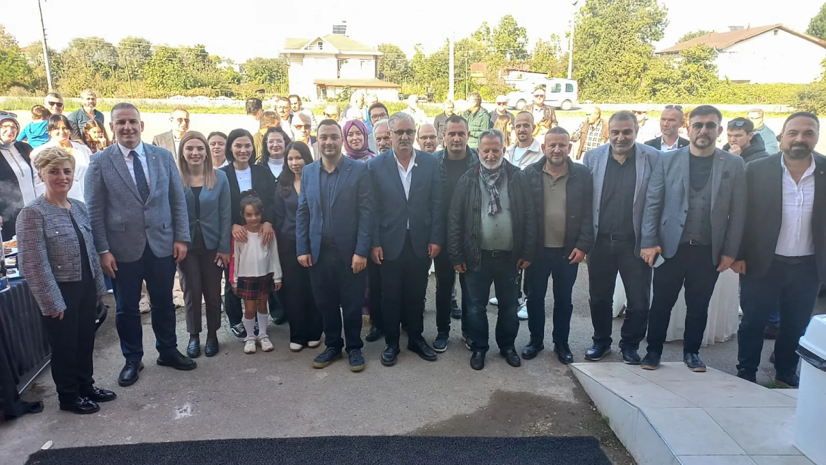 Çarşamba'da Yeni eczane hizmete açıldı, Menteşoğlu ailesinden anlamlı yatırım