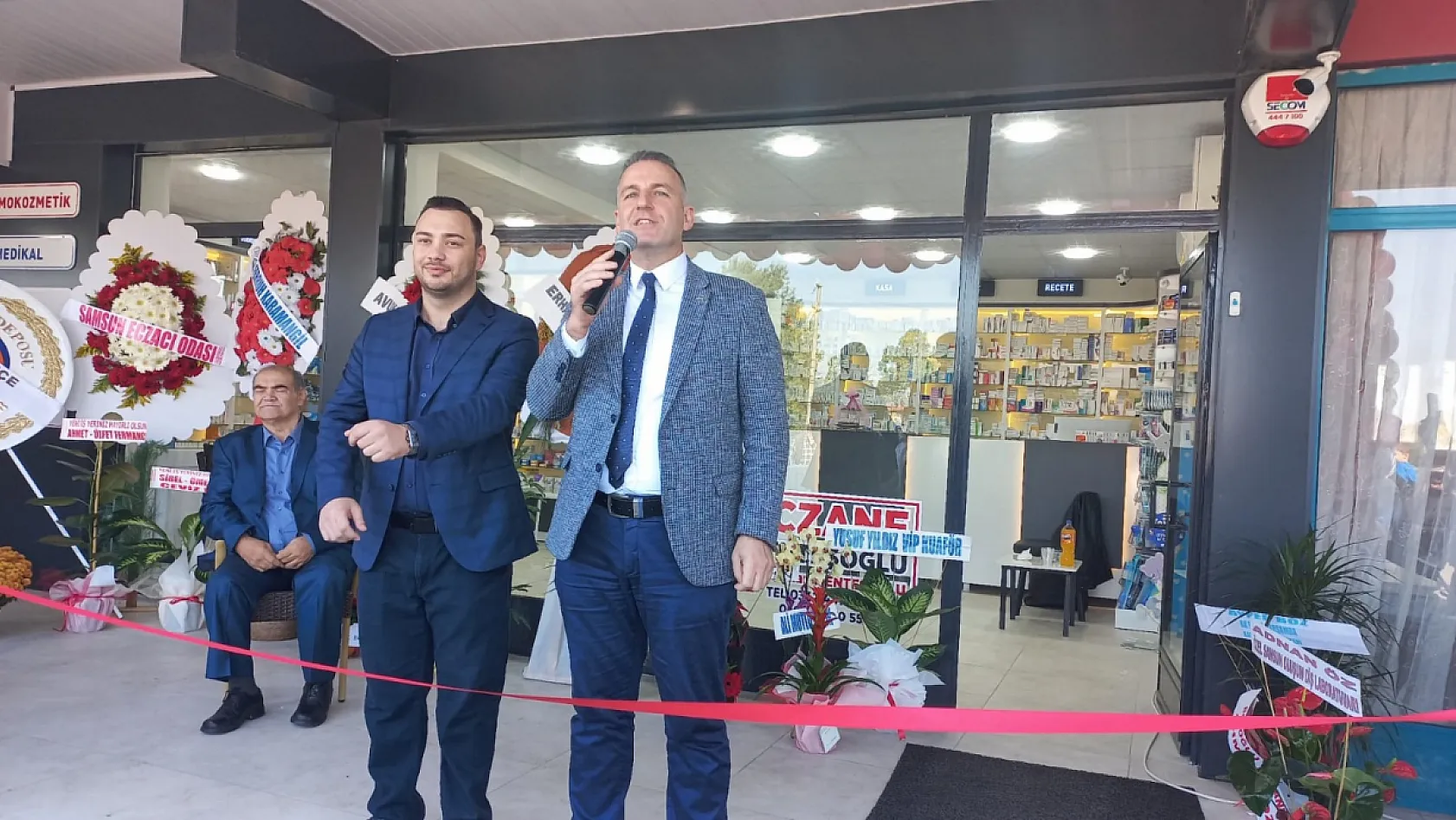 Çarşamba'da Yeni eczane hizmete açıldı, Menteşoğlu ailesinden anlamlı yatırım