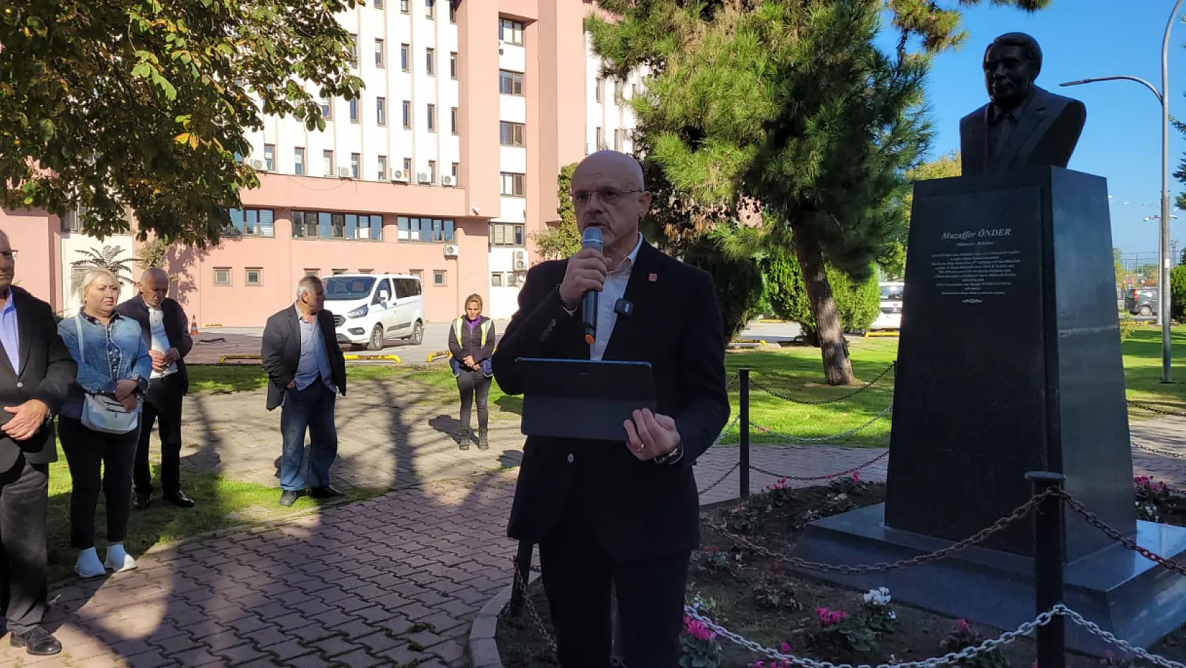 Muzaffer Önder, vefatının 20. yılında saygı ve özlemle anıldı