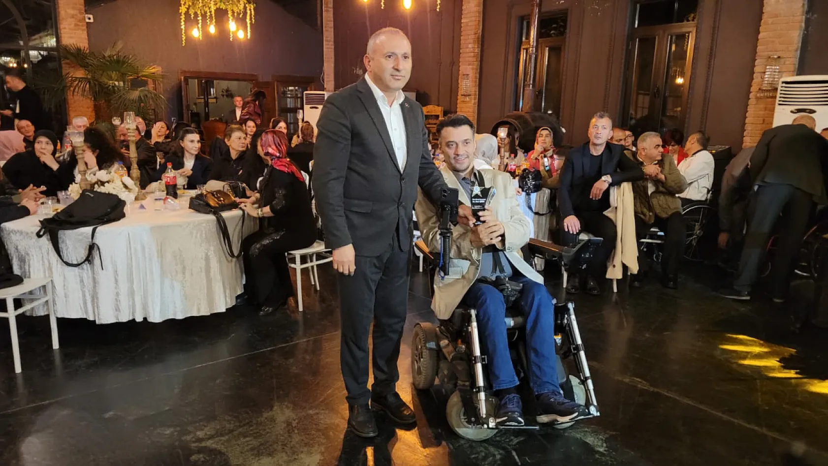 Samsun'da engelleri aşan başarılar ödüllendirildi