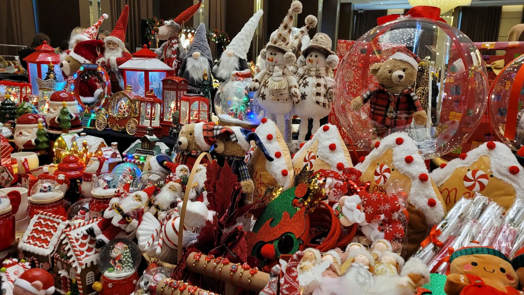 Samsun'da 'Güçlü Kadınlar'dan sosyal sorumluluk odaklı alışveriş şenliği