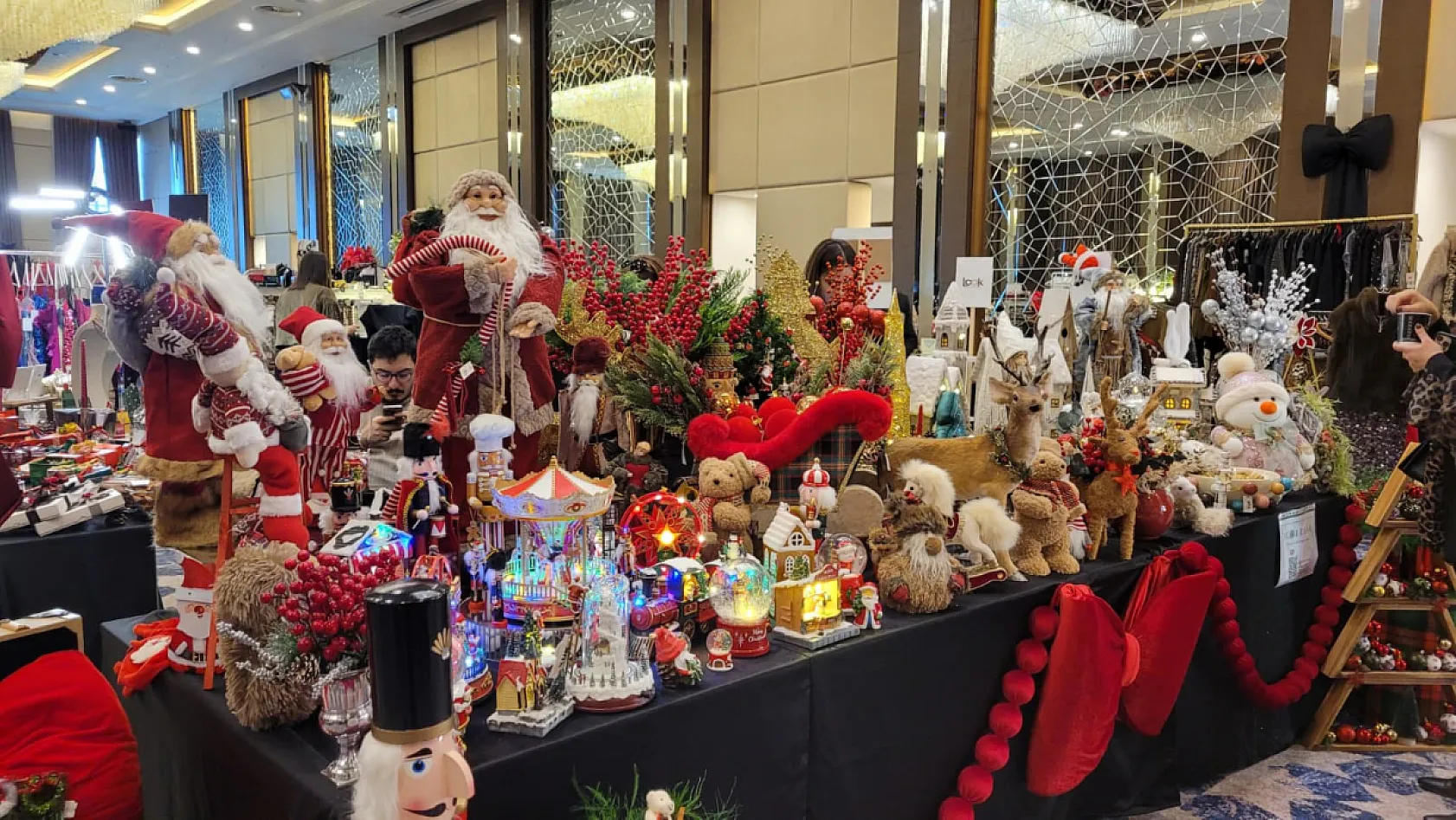 Samsun'da 'Güçlü Kadınlar'dan sosyal sorumluluk odaklı alışveriş şenliği