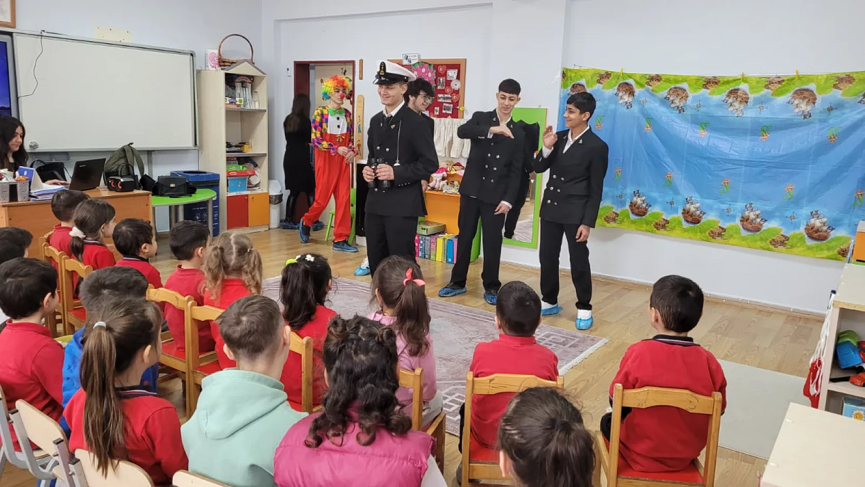 Samsun'da kırsaldaki miniklere tiyatro sürprizi