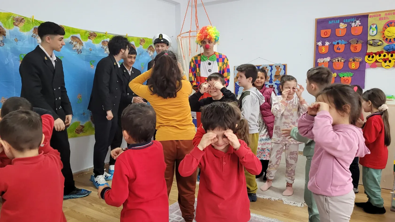 Samsun'da kırsaldaki miniklere tiyatro sürprizi
