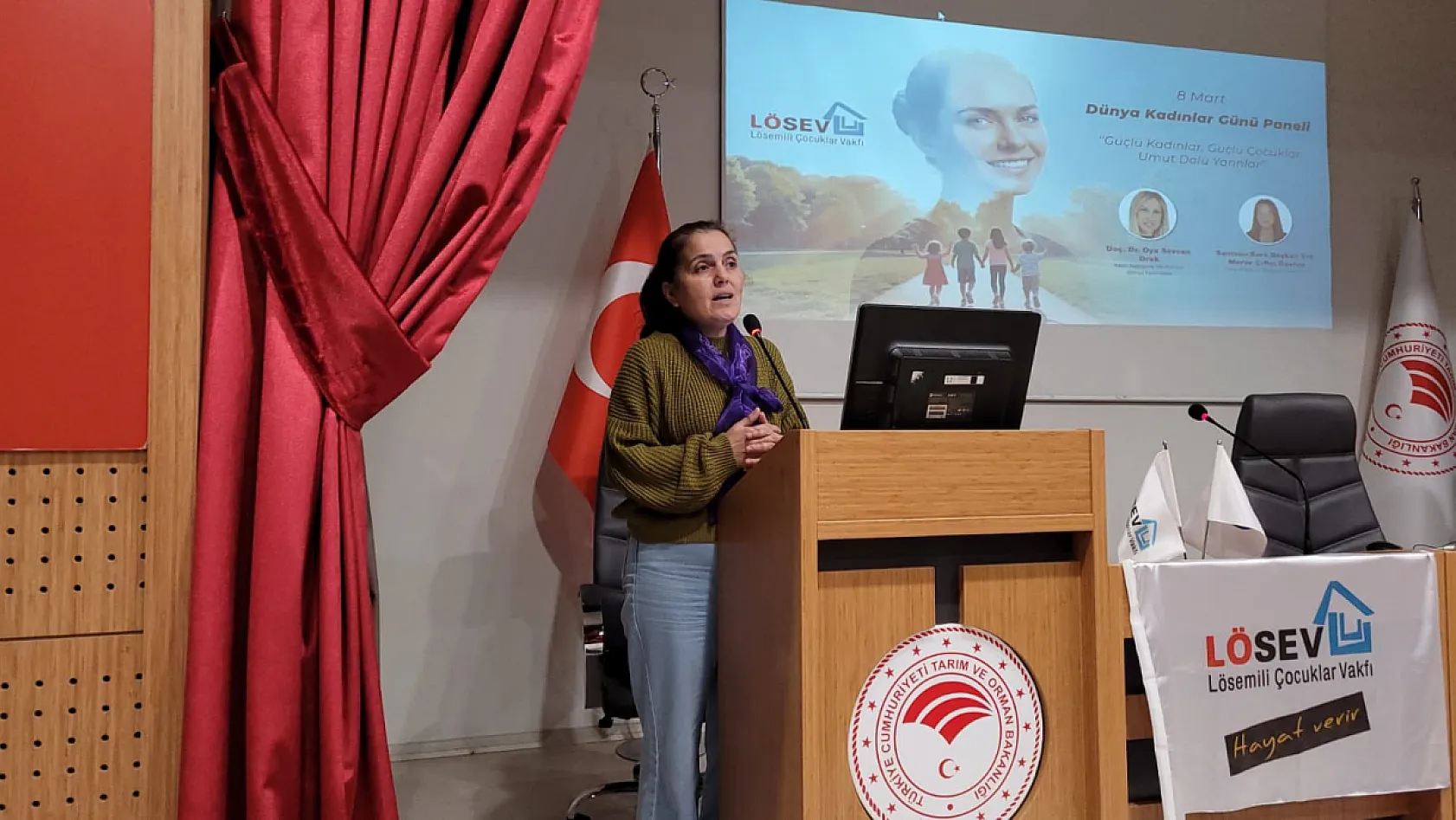 Samsun'da LÖSEV'den Kadınlar Günü'nde farkındalık paneli düzenlendi