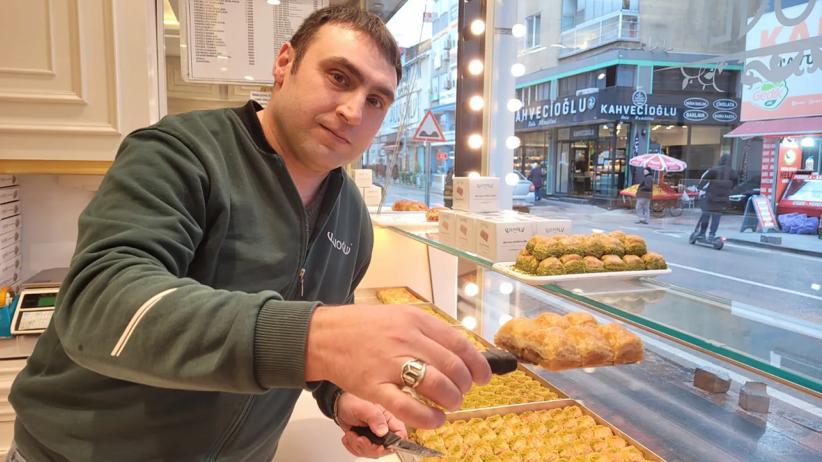 Bayram öncesi tatlıcılarda yoğun mesai