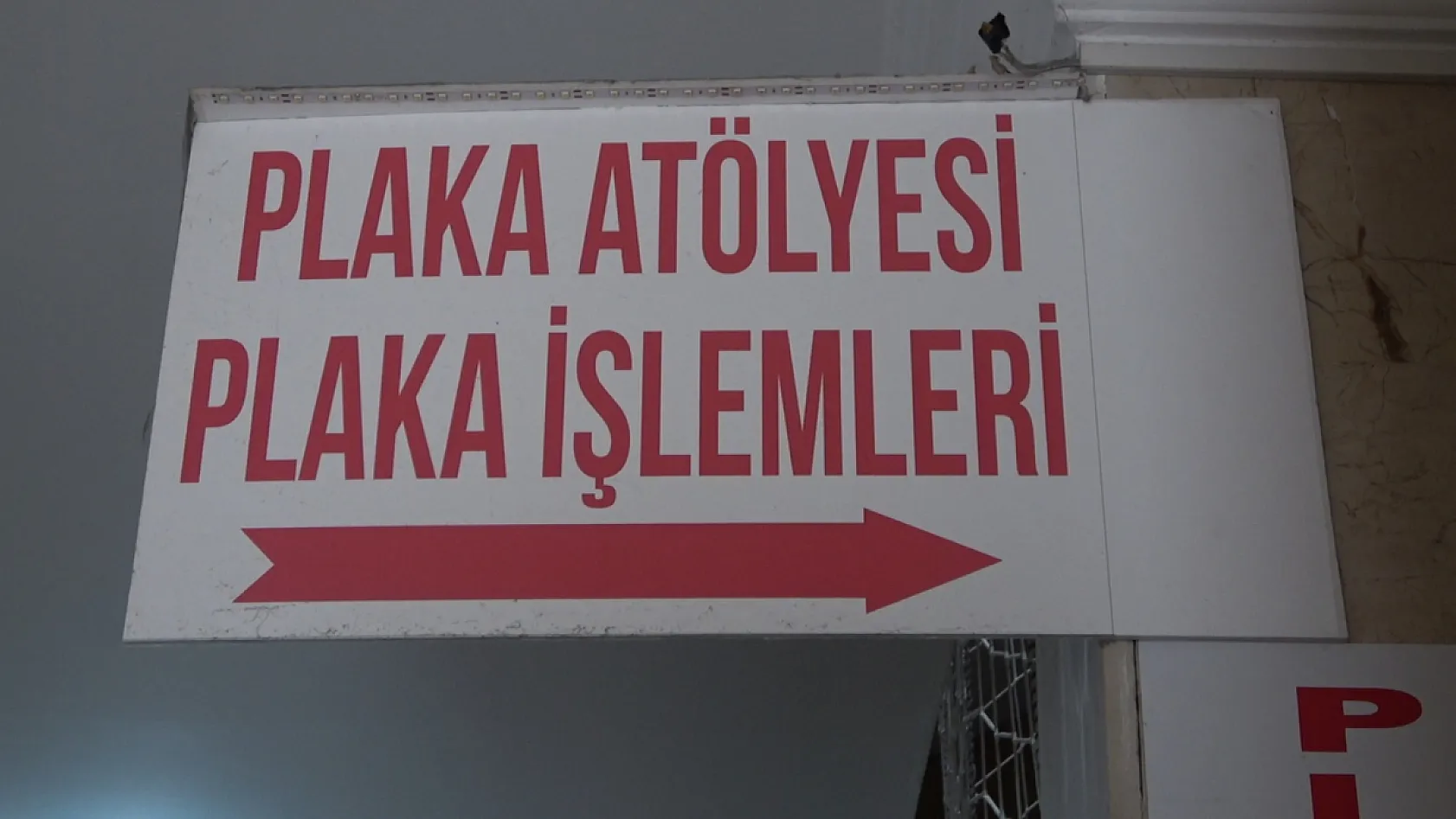 Samsun'da 1 Nisan öncesi plaka çıkmazı!  'Dün orijinaldi, bugün standart dışı!'