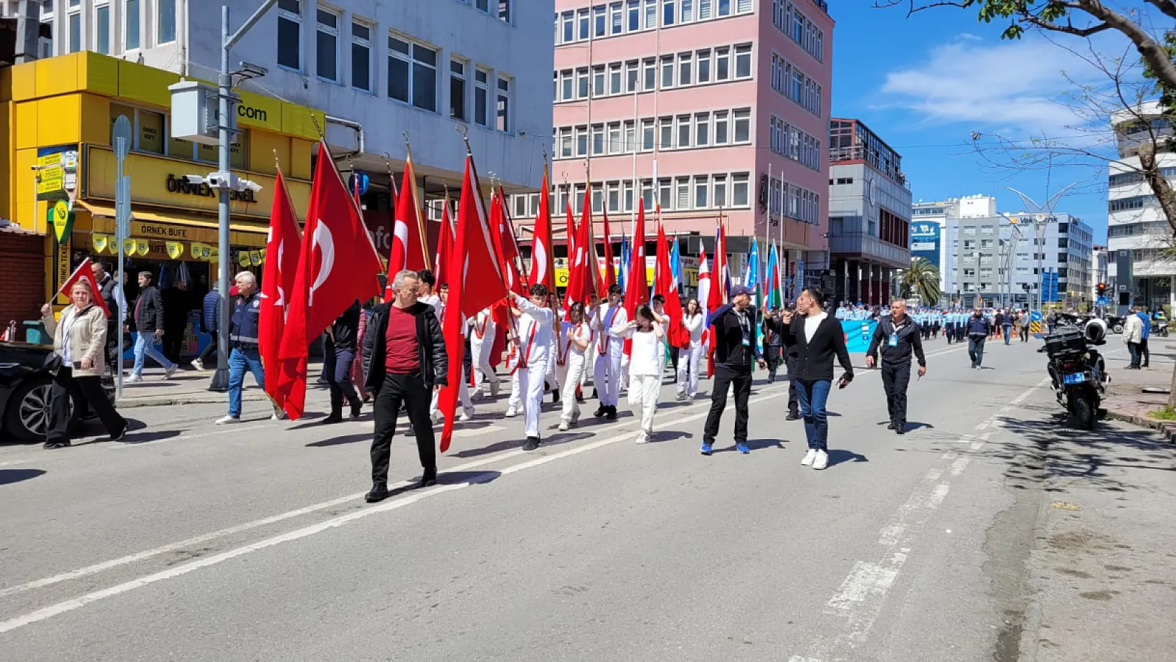 Samsun'da 23 Nisan coşkusu: Türk dünyasının çocukları buluştu