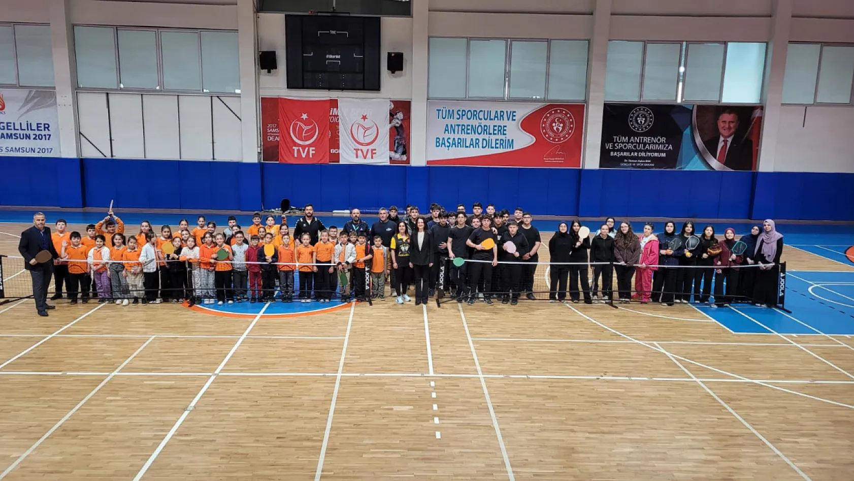 Samsun'da gençlik haftası kapsamında pickleball turnuvası düzenlendi