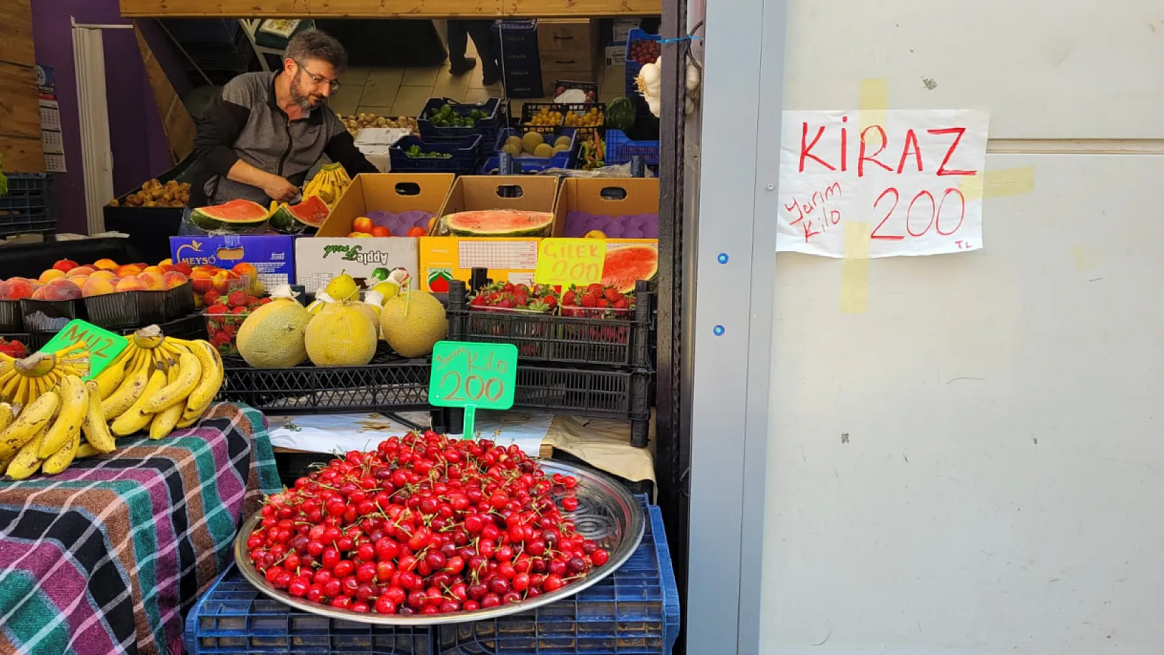 Samsun'da sezonun ilk kirazı tezgahlarda