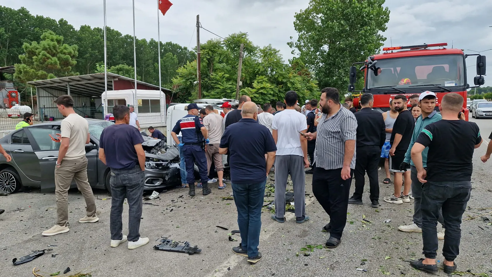 Terme'de trafik kazası: Çok sayıda yaralı var