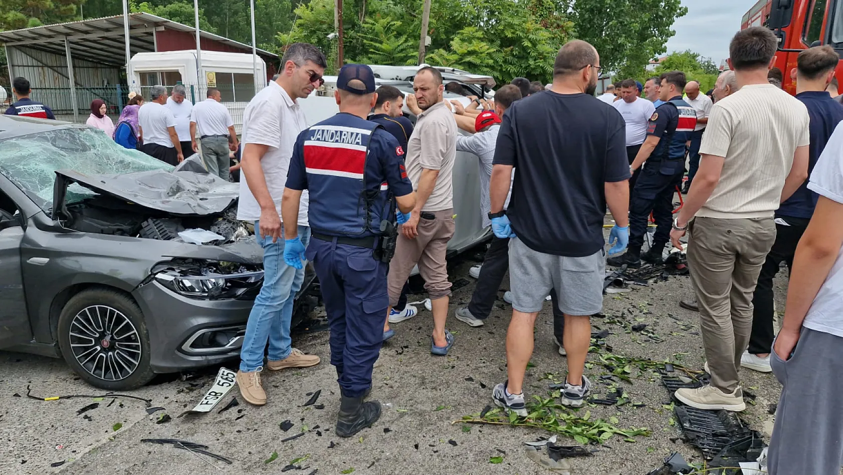 Terme'de trafik kazası: Çok sayıda yaralı var