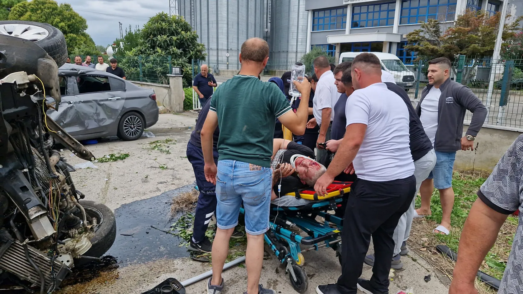 Terme'de trafik kazası: Çok sayıda yaralı var