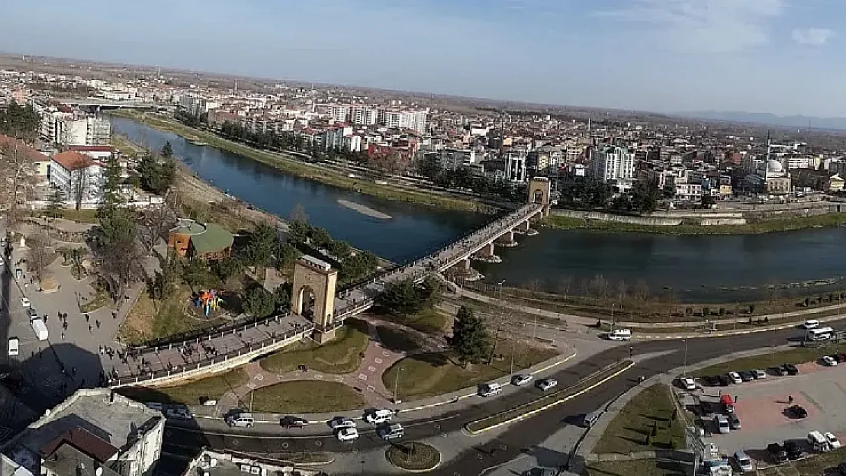 Cumhuriyetin ilk bayındırlık eserlerinden 'Yeşilırmak Köprüsü'