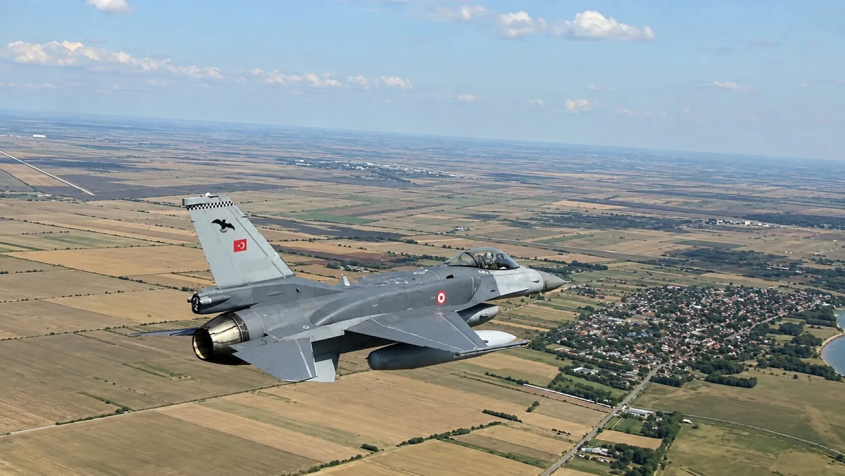 Türk F-16'ları Romanya semalarında