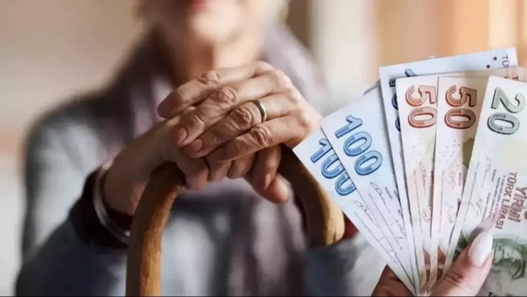 Emeklilerin bayram ikramiyesi heyecanı başladı