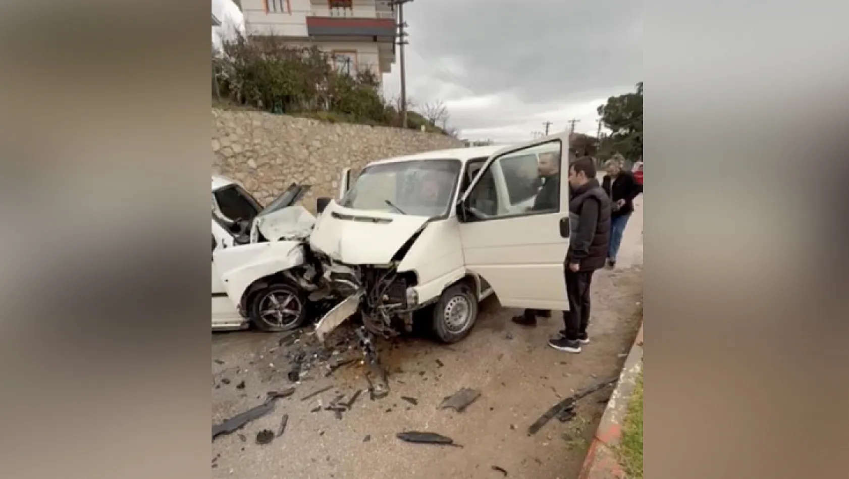 Bayram arifesinde feci kaza: 7 kişi yaralandı
