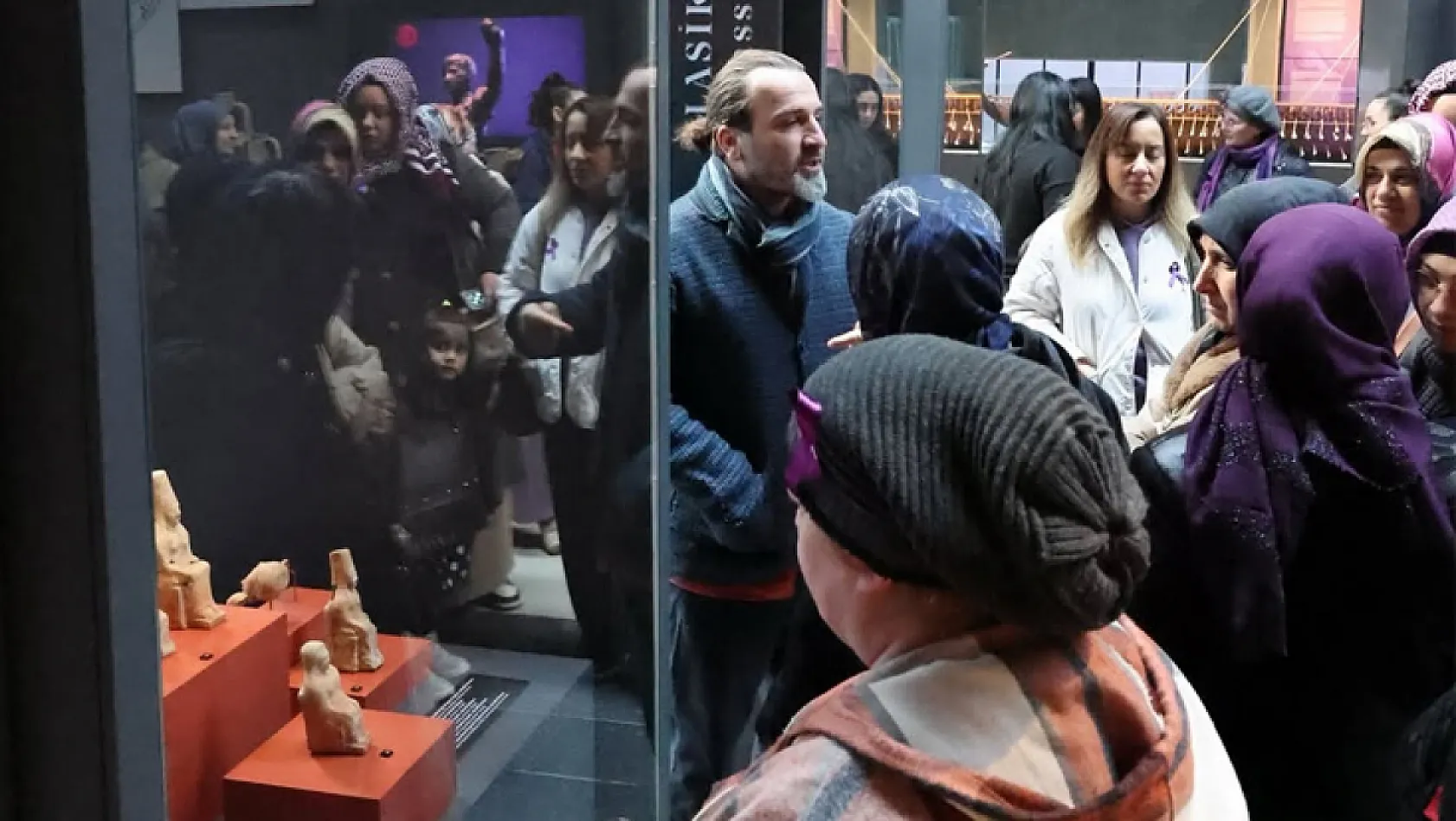 Samsun'da 8 Mart'a anlamlı etkinlik: ADEM kursiyerleri Samsun Müzesi'ni gezdi