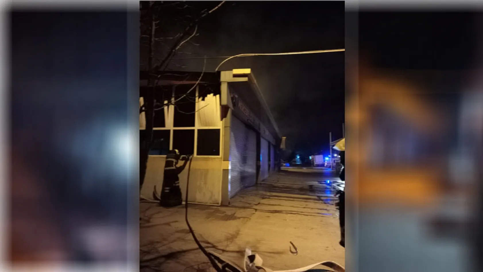 Samsun'da sanayi sitesinde araç yangını meydana geldi