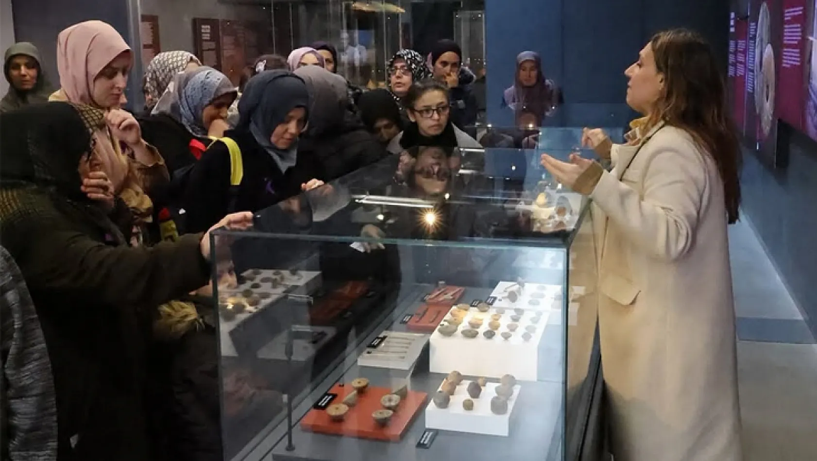 Samsun'da 8 Mart'a anlamlı etkinlik: ADEM kursiyerleri Samsun Müzesi'ni gezdi