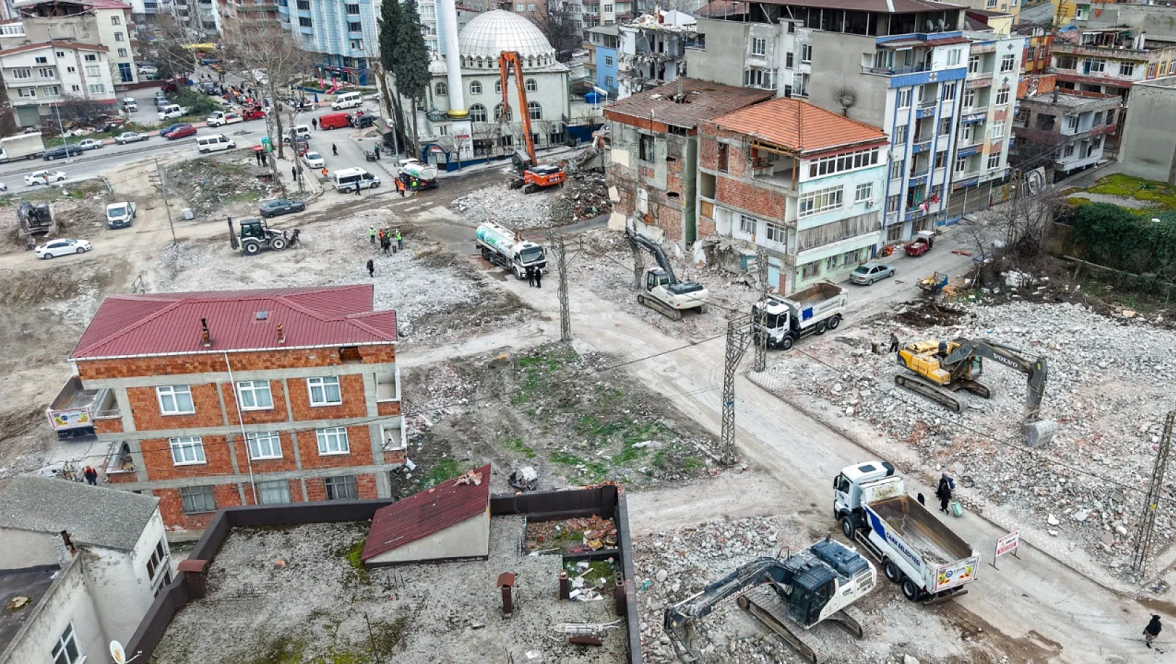 Canik'te Depreme Dayanıksız Yapılar Tarihe Karışıyor