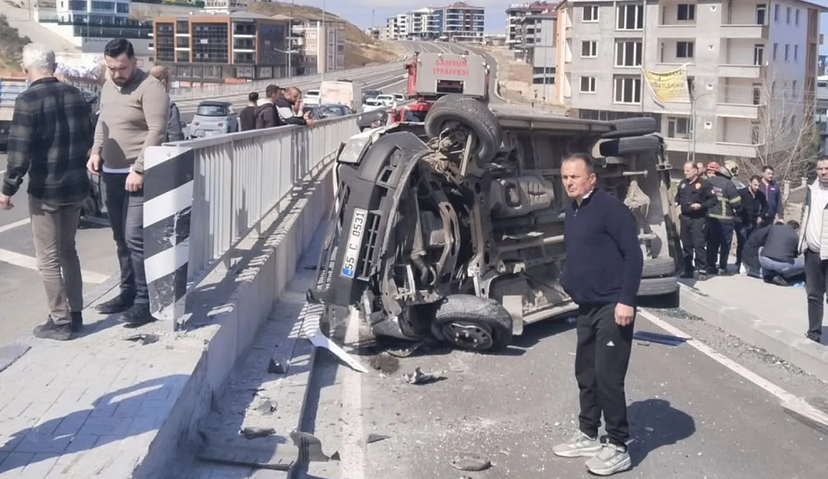 Samsun'da okul servisi devrildi