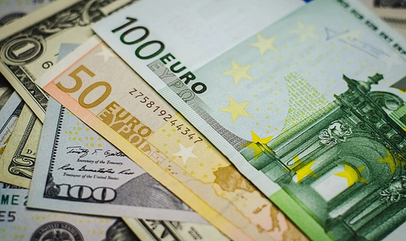 Piyasalarda haftanın ilk günü: Dolar ve Euro'da son durum
