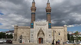 Gök Medrese'ye yoğun ilgi