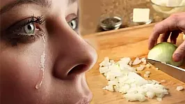 Soğan Doğrarken Göz Neden Yanar?