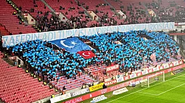 Tribünler Doğu Türkistan ve 6 Şubat'ı unutmadı!