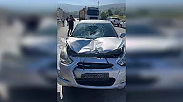 Yolun karşısına geçmeye çalışan iki çocuk annesi hayatını kaybetti