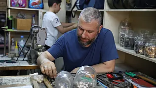 Babasından kalan mesleği yıllardır yaşatıyor